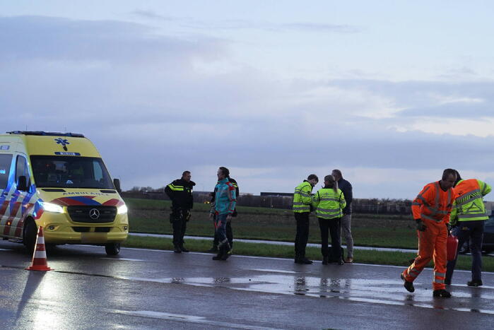 Twee voertuig beschadigd bij kop-staart botsing
