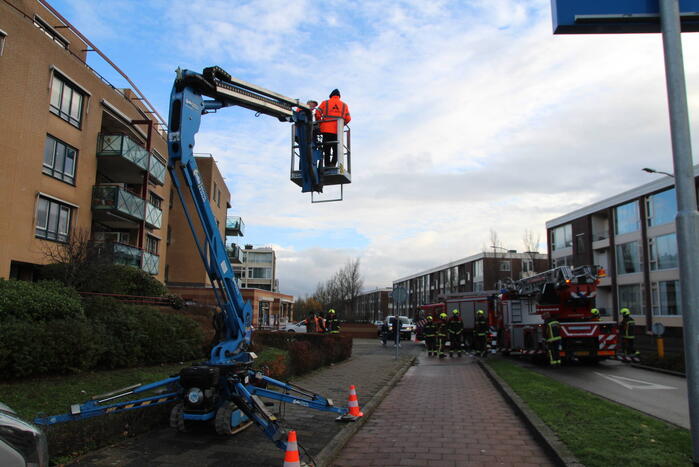 Twee mannen vast in hoogwerker