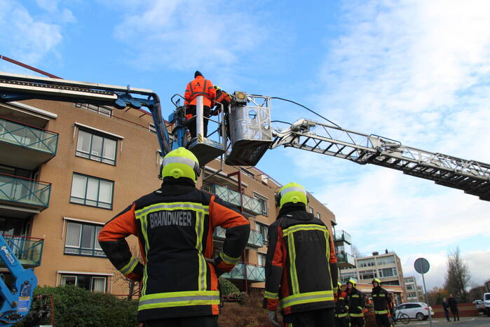 Twee mannen vast in hoogwerker
