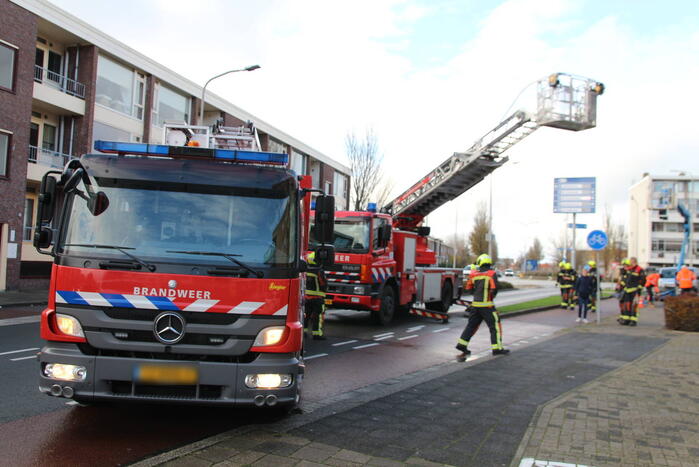 Twee mannen vast in hoogwerker