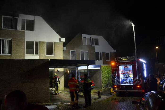 Flinke rookontwikkeling bij brand in woning