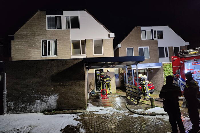 Flinke rookontwikkeling bij brand in woning