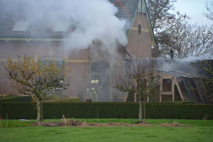 Hevige rookontwikkeling bij grote brand