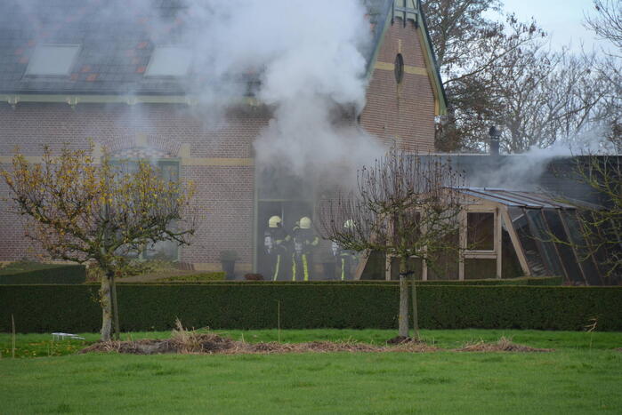 Hevige rookontwikkeling bij grote brand