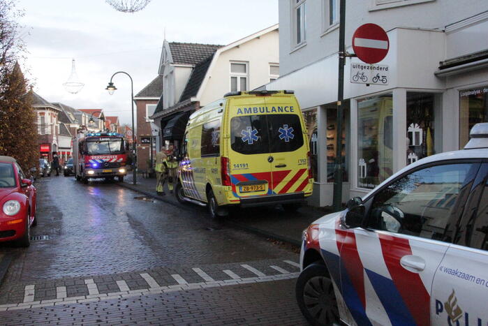 Kledingwinkel ontruimd, medewerker onwel