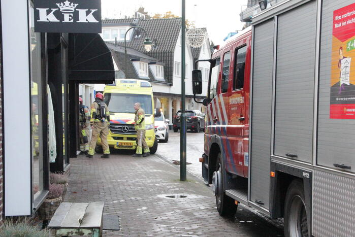 Kledingwinkel ontruimd, medewerker onwel