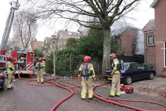 Flinke rookontwikkeling bij brand in woning