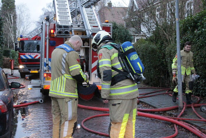 Flinke rookontwikkeling bij brand in woning