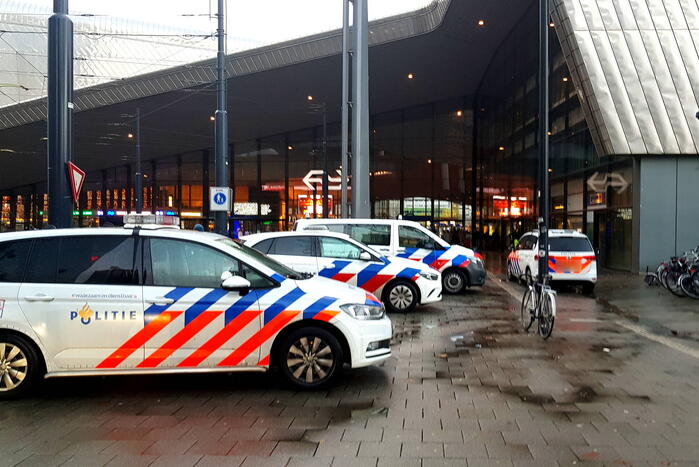 Centraal station deels ontruimd door politie-inzet