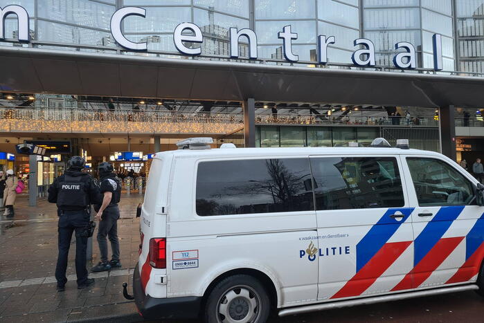Centraal station deels ontruimd door politie-inzet