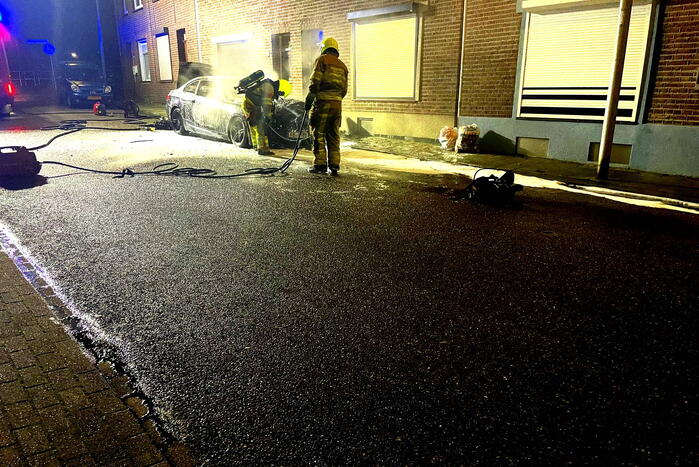 Auto verwoest door brand