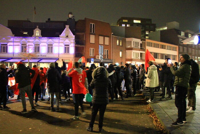 Veel feestvierders op straat na winst Marokko
