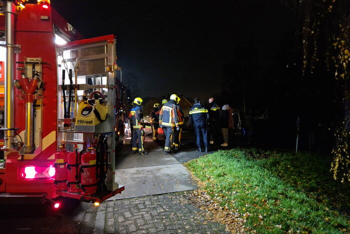 Auto dreigt van dijk te rijden