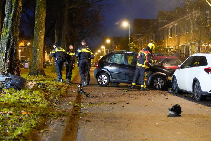 Bestuurder verliest macht over het stuur