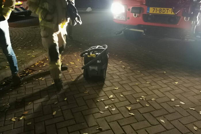 Verstopte afvoer zorgt voor wateroverlast in woning