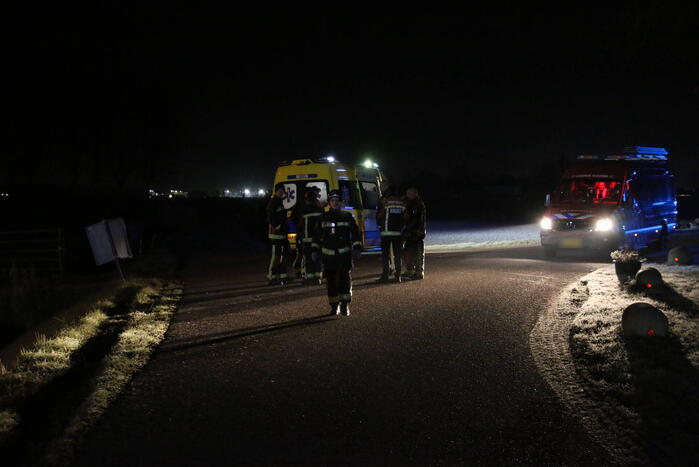 Persoon op scootmobiel raakt te water