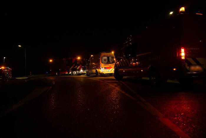 Overleden persoon uit rivier gehaald