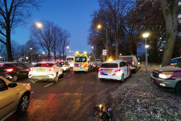 Kop-staartbotsing meerdere voertuigen