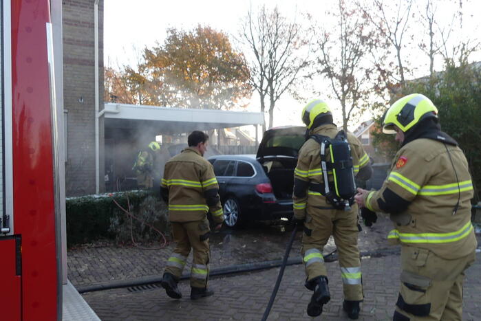 Veel rook bij autobrand