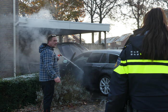 Veel rook bij autobrand