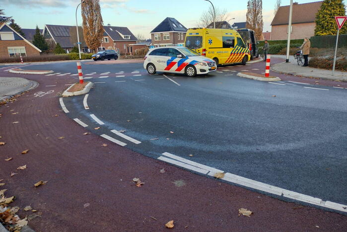 Fietser gewond bij botsing op rotonde