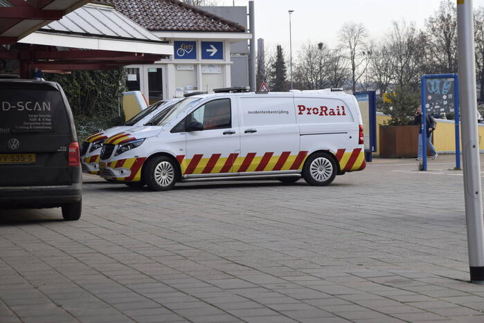 Hogesnelheidstrein strand op NS-station