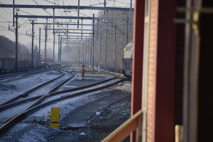 Hogesnelheidstrein strand op NS-station