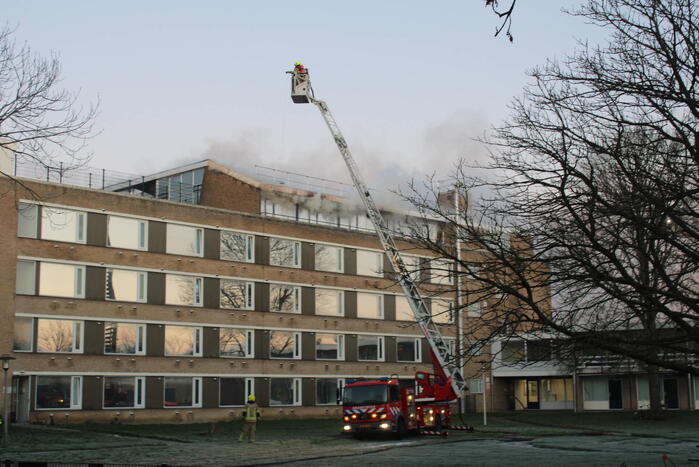 Grote uitslaande brand bij AZC