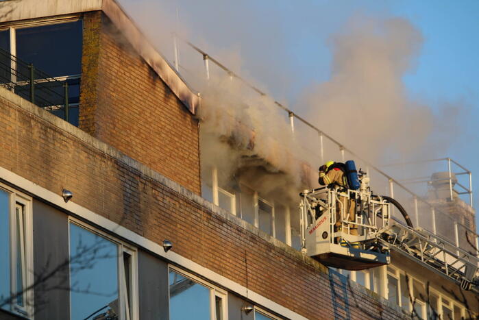 Grote uitslaande brand bij AZC