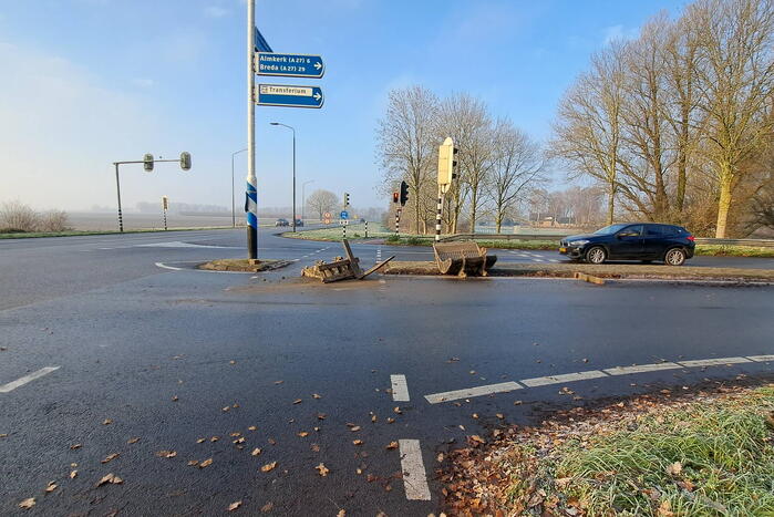 Schade nadat tractor lading verliest