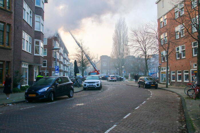 Moeilijk bereikbare brand in dak