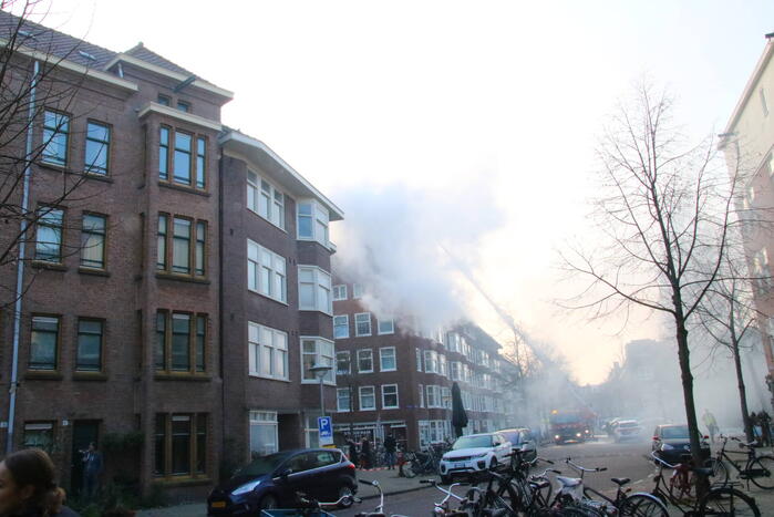 Moeilijk bereikbare brand in dak