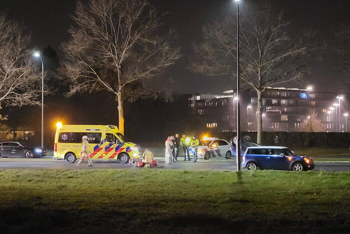 Auto belandt op kop na ongeval