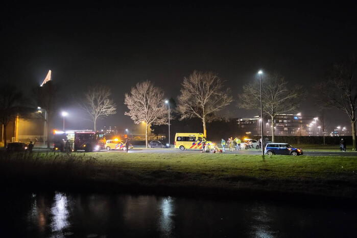 Auto belandt op kop na ongeval