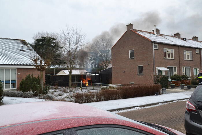 Veel rookontwikkeling bij brand in container