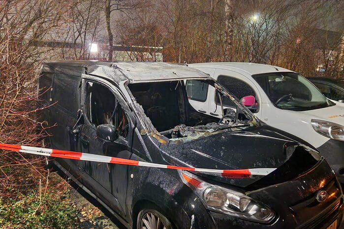 Bestelbus total-loss na brand