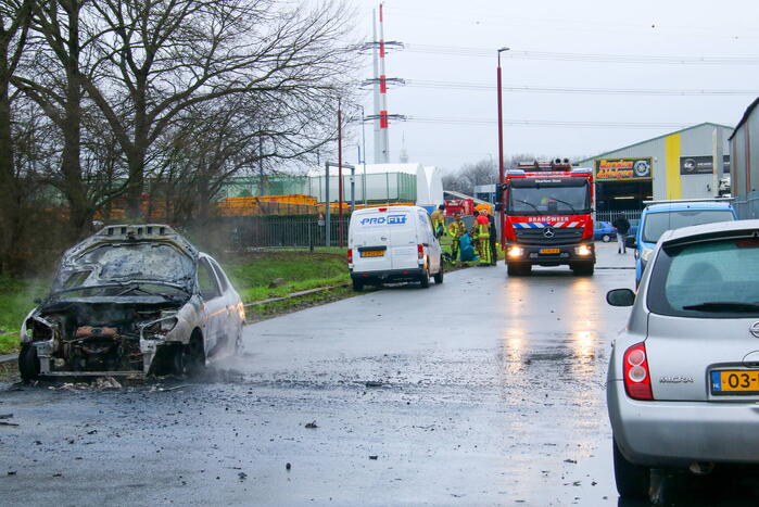 Auto verwoest door brand