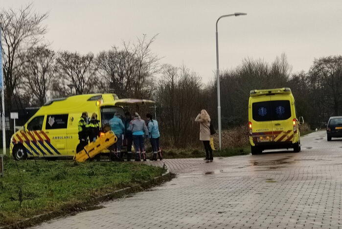 Persoon gewond na val in water