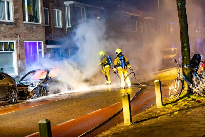 Drie personenwagens beschadigd door brand