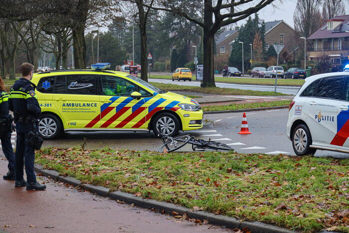 Fietser aangereden op rotonde