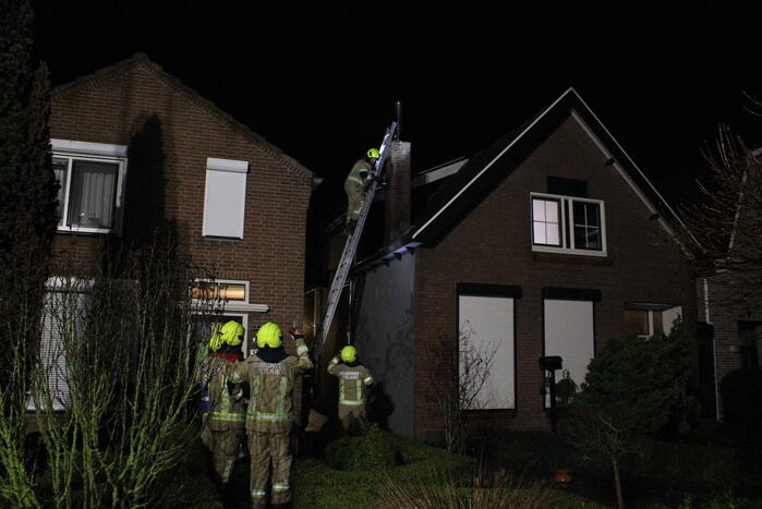 Schoorsteenbrand snel onder controle
