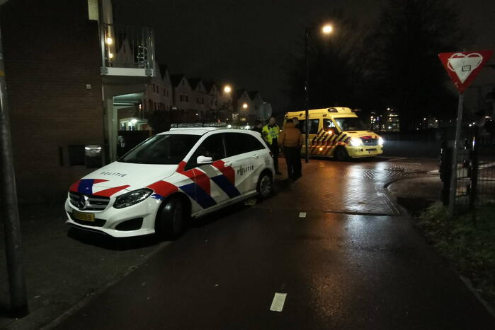 Voetganger en scooterrijder in botsing