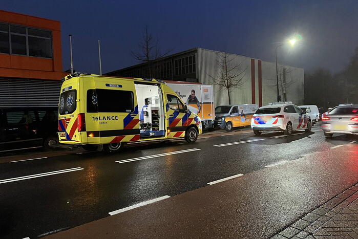 Voetganger en brommerrijder gewond bij botsing