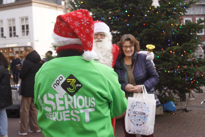 Sinterklaascomité op pad met kerstman voor Glazenhuis