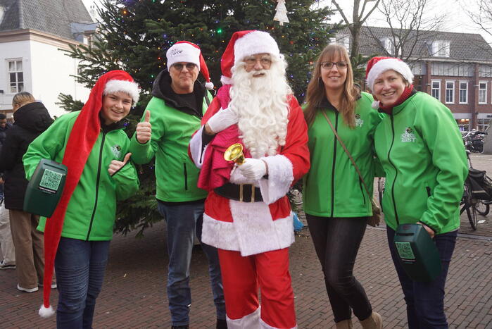 Sinterklaascomité op pad met kerstman voor Glazenhuis