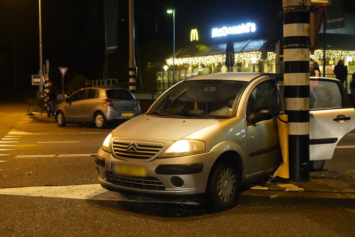 Gewonden en flinke schade na aanrijding