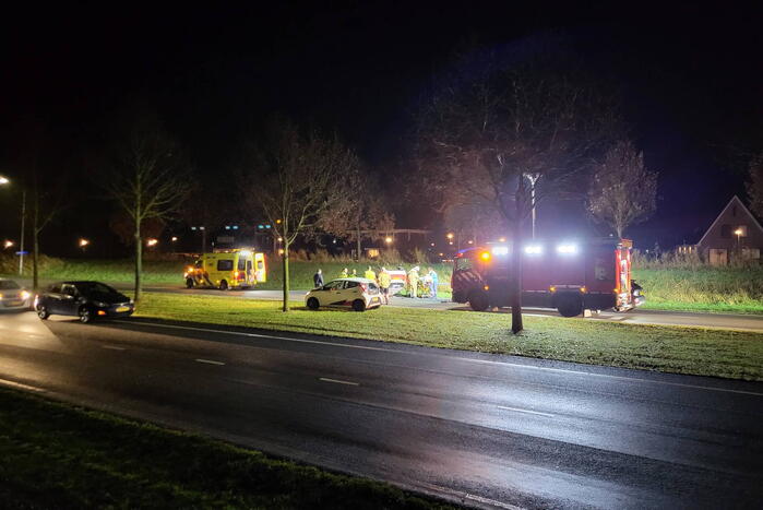 Auto slaat over de kop bij ongeval