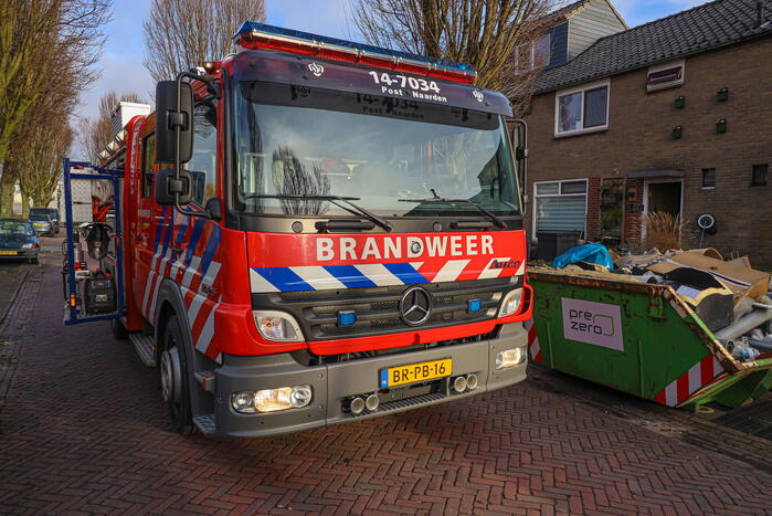Stopcontact vliegt in brand door kortsluiting