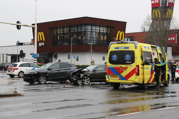 Flinke schade bij botsen op kruising