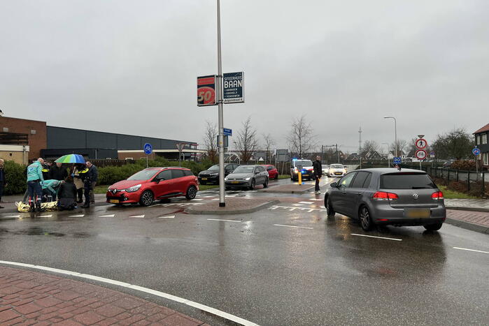 Automobilist en fietser in botsing op rotonde